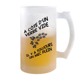 Chope de bière Verre vide - Mec plein - Planetee