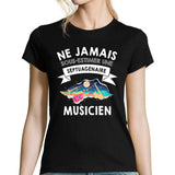 T-shirt femme musiciennne septuagénaire - Planetee