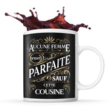 Mug noir Femme Parfaite Cousine - Planetee