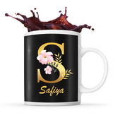 Mug noir Safiya Lettre Fleur - Planetee
