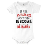 Body bébé La Petite Assistante de Broderie de Maman - Planetee