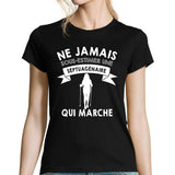 T-shirt femme marche septuagénaire - Planetee