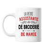 Mug La Petite Assistante de Broderie de Mamie - Planetee