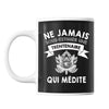 Mug femme médite trentenaire - Planetee