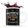 Mug noir Propriété de la Meilleure Batteuse - Planetee