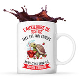 Mug l'auxiliaire de justice Elle est aux fraises - Planetee