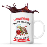 Mug la bibliothécaire Elle est aux fraises - Planetee