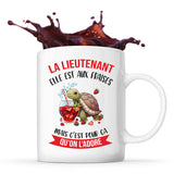 Mug la lieutenant Elle est aux fraises - Planetee