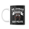 Mug femme pilote trentenaire - Planetee