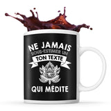 Mug personnalisable médite Prénom Métier Age tasse pour Méditant - Planetee