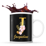 Mug noir Jacqueline Lettre Fleur - Planetee